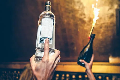 Vip Table en Club pour votre EVG à Bordeaux | Enterrement de vie de garçon