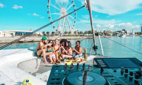 Boat Party VIP pour votre EVG à Montpellier | Enterrement de vie de garçon