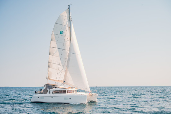 Catamaran Luxe pour votre EVG à Lisbonne | Enterrement de vie de garçon