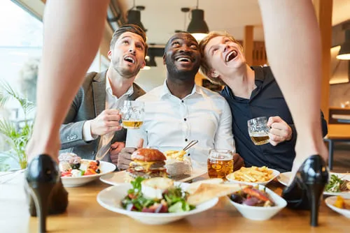 Diner & Strip pour votre EVG à Paris | Enterrement de vie de garçon