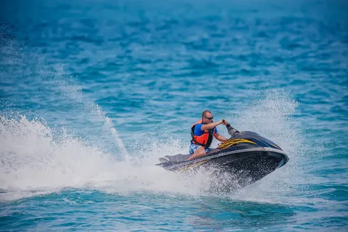 Jet Ski sur lac pour votre EVG à Deauville | Enterrement de vie de garçon
