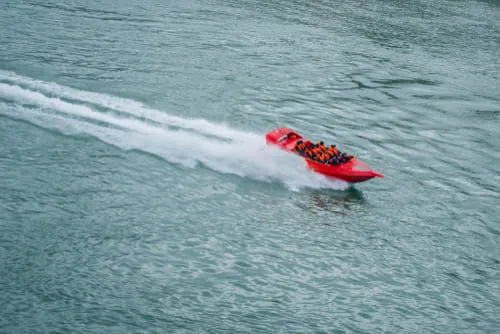 Speed Boat pour votre EVG à Montpellier | Enterrement de vie de garçon